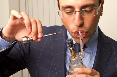 The Beginner’s Guide to Cannabis Concentrates, Dabbing, and Dab Rigs